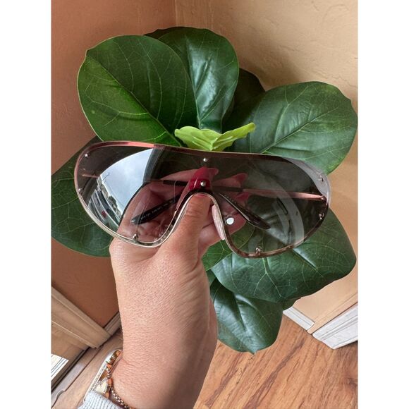 PRADA PR 73V Catwalk ZVN0A7 Gold Gradient Shield Sunglasses - Picture 2 of 7